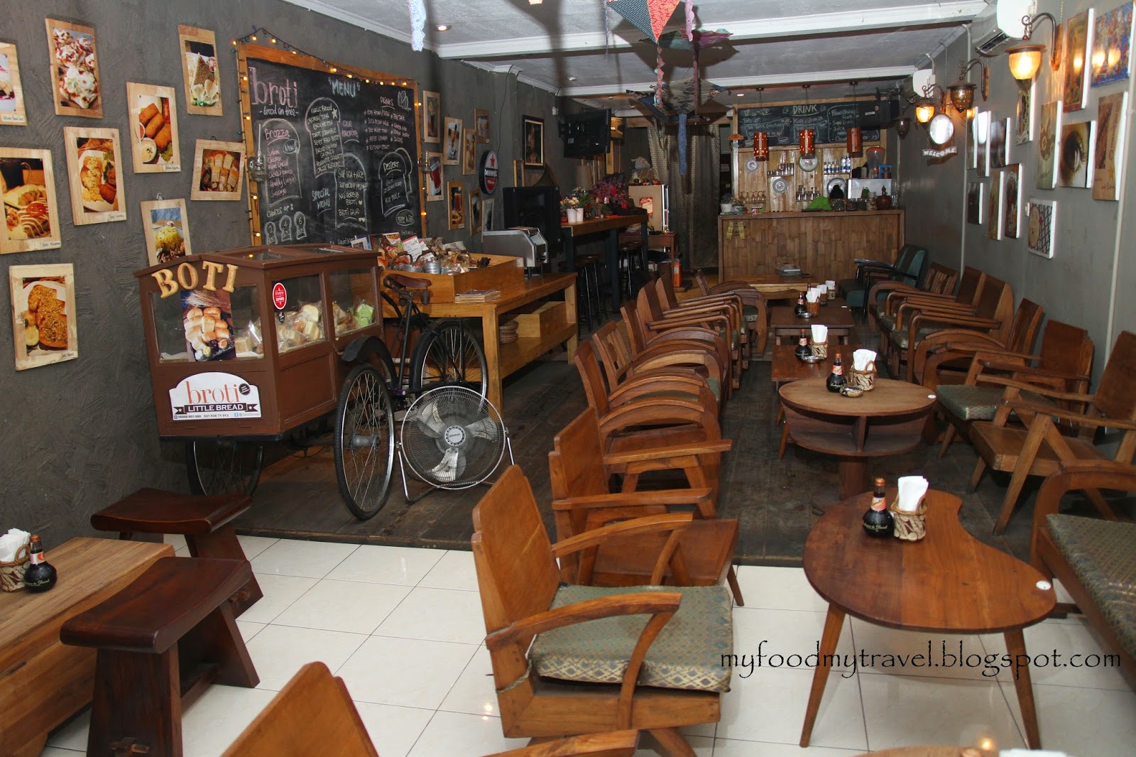 cafe mini depan rumah vintage jadul
