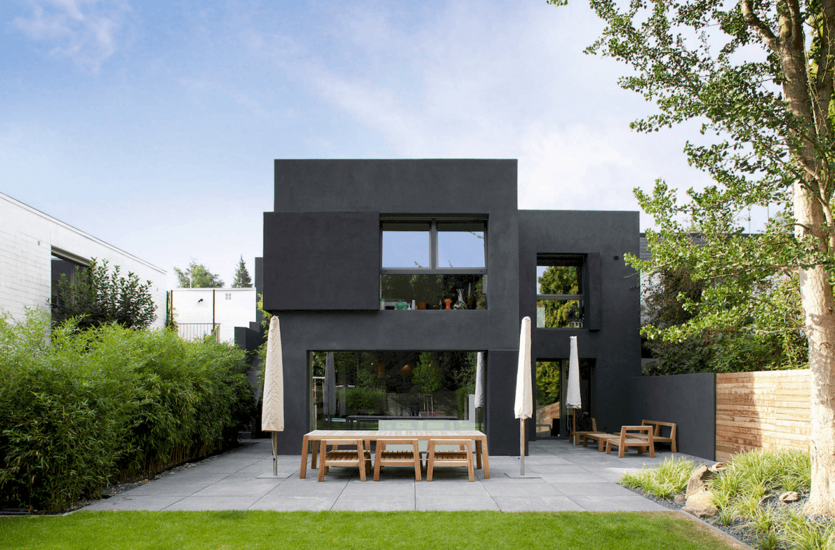 fasad rumah minimalis hitam