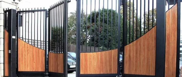 Folding Gate