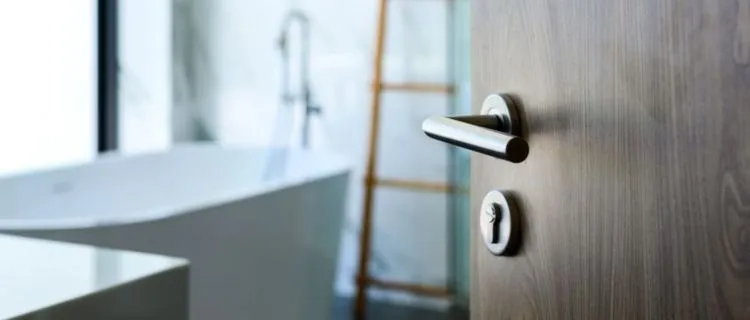 gagang pintu kamar mandi