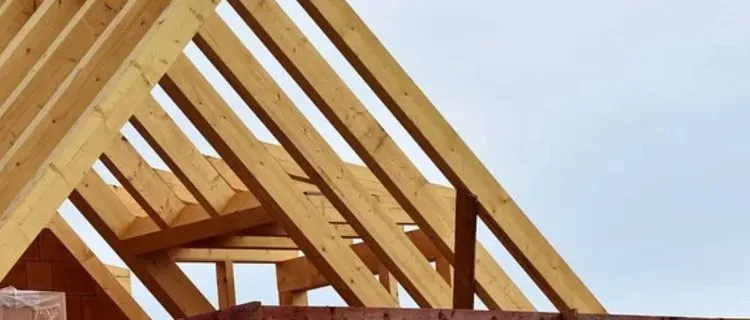 Cara Memasang Rangka Atap Kayu yang Benar