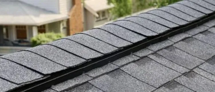 Atap Shingles untuk Pola Atap Linear yang Modern